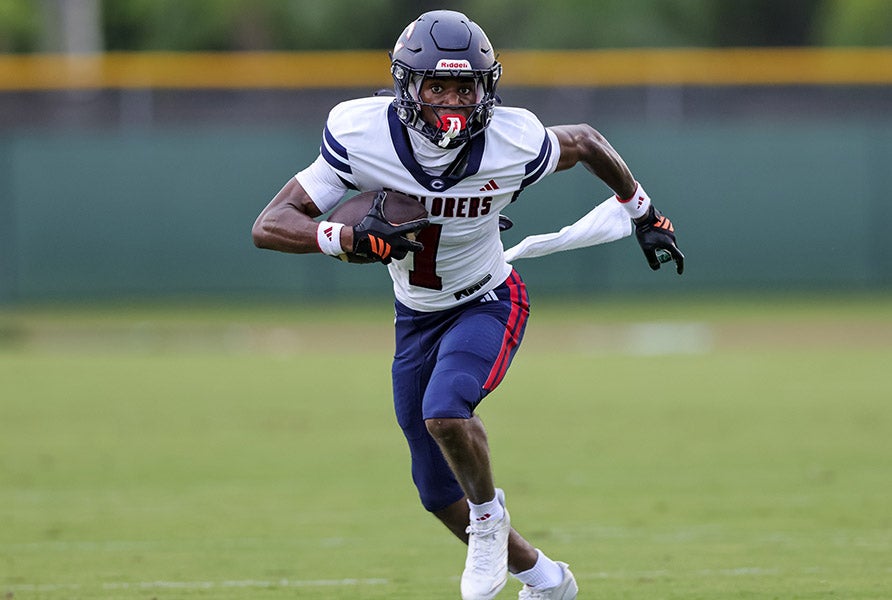 A'mir Sears garnered more than 45 FBS offers before committing to Miami in July. He was regarded as the No. 1 prospect in the Class of 2028 before reclassing over the summer and becoming a senior. (PHOTO: Jeff Klein)