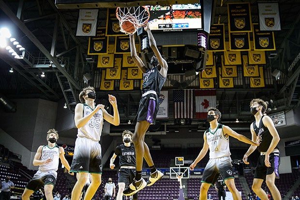 Baye Falls throws down a dunk in Colorado's Class 3A state championship game.
