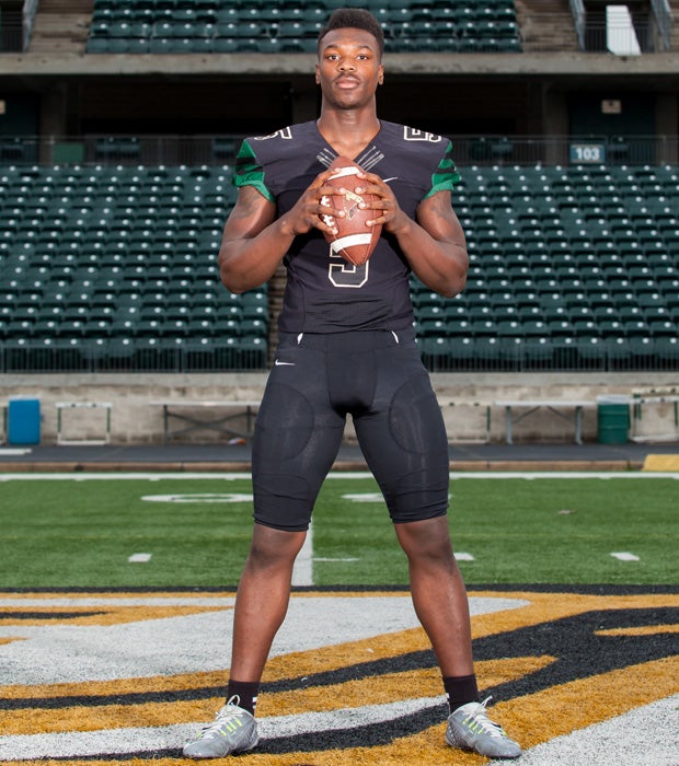 Quarterback Tristen Wallace