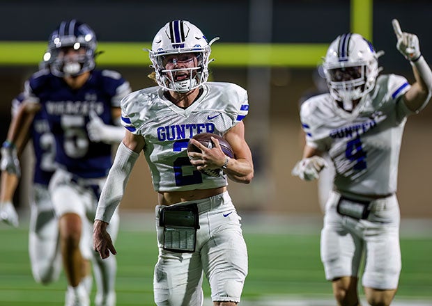Walker Overman and Gunter are one of 13 teams from Texas in this week's Small Town Top 25. (Photo: Freddie Beckwith)
