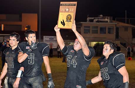 Rio Hondo hopes to ride the momentum of a section title to a victory in this week's Regional Bowl matchup with San Diego power Santa Fe Christian.