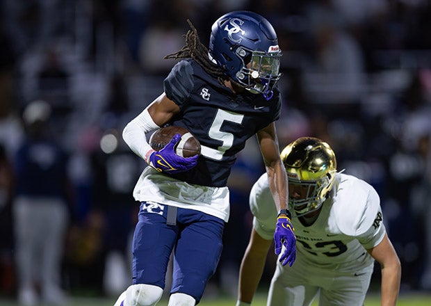 Havon Finney and Sierra Canyon head into the Southern Section Division 1 playoffs as the lone unbeaten in the eight-team field. The Trailblazers have won all 10 games this season by 30 points or more. (PHOTO: Gregory Fiore)