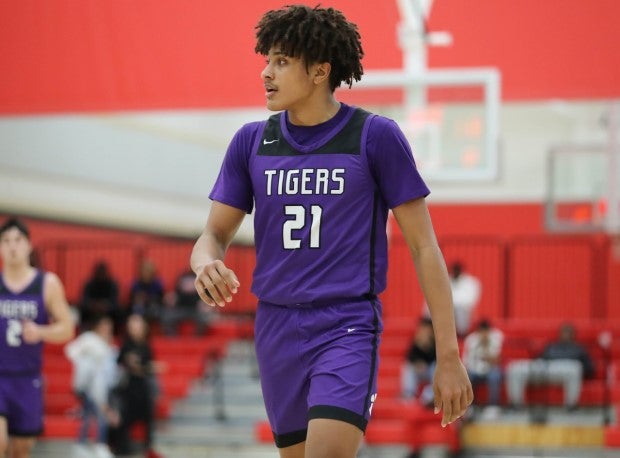 Top 50 senior Devin Royal averaged 19.1 points and 8.2 rebounds in 2021-22. (Photo: Scott Iles)