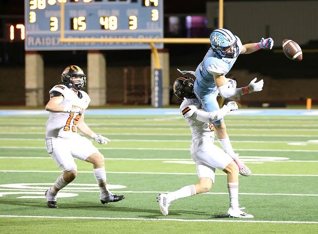 A West Rusk reciever can't come down with the catch against Grand Saline. (Photo: Billy York)