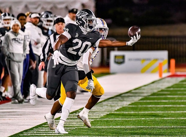 Cameron Jones makes a acrobatic catch in the first half of the Braves CIF Open Division finals win over Serra on Saturday at Saddleback College. (Photo: Louis Lopez)