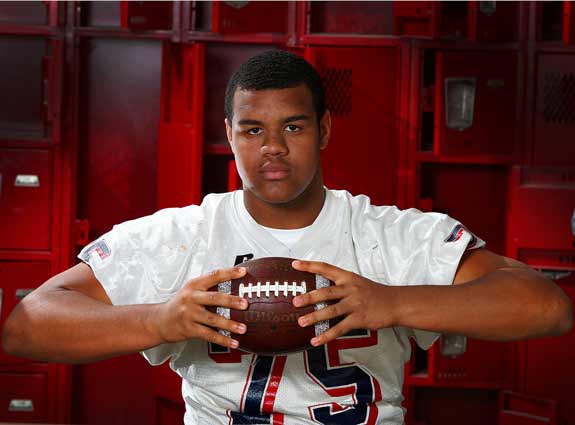 Arik Armstead has proven he's a star on the football field. He also possesses supreme basketball skills. The USC-committed tackle would like to play college basketball as well.