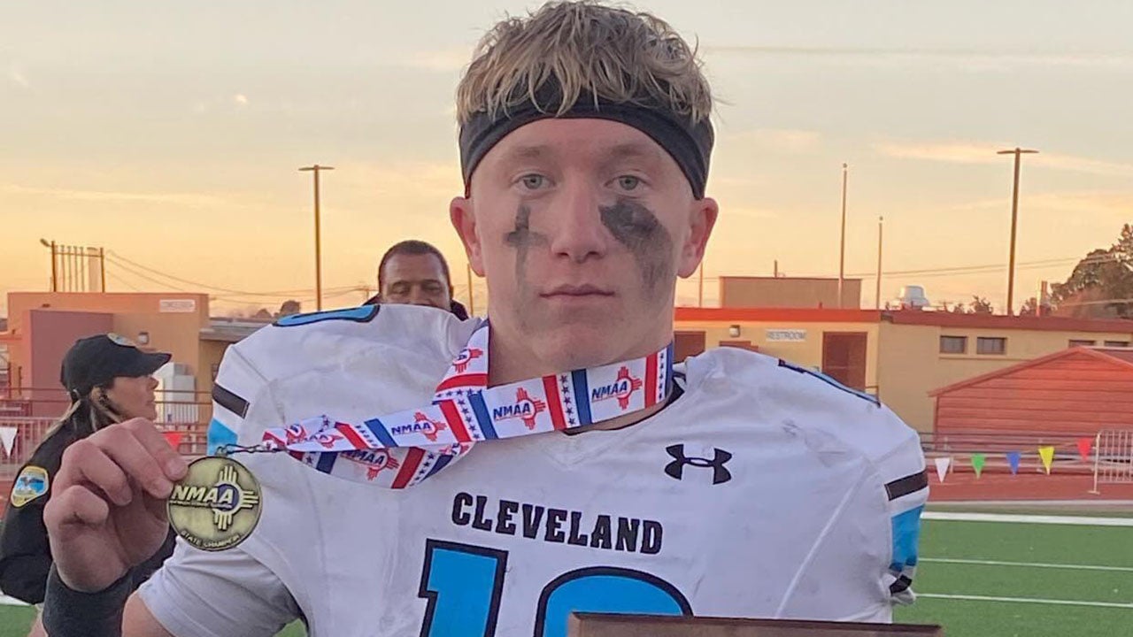 Evan Wysong named 2022 MaxPreps New Mexico High School Football Player of the Year