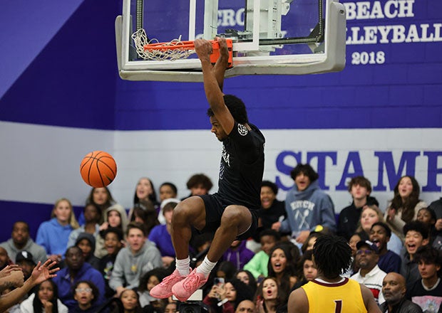 Bronny James throws down a dunk in Monday's win. (Photo: Michael Coons)
