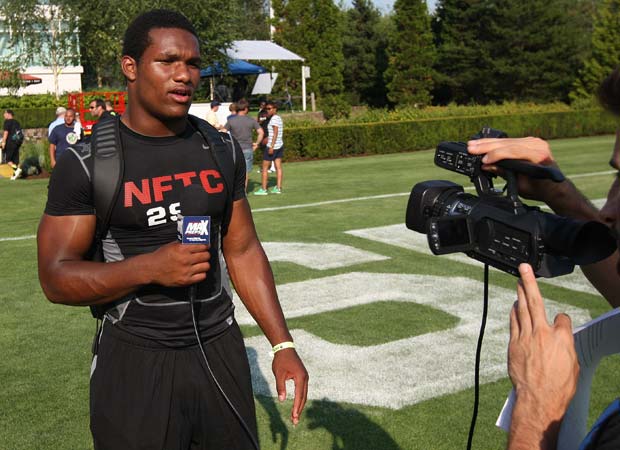 Defensive lineman Da'Shawn Hand, the top recruit overall in the Class of 2014 from Woodbridge (Va.), speaks with a MaxPreps videographer.