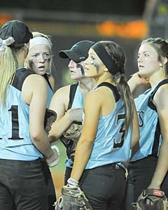 Estrella Foothills Wolves