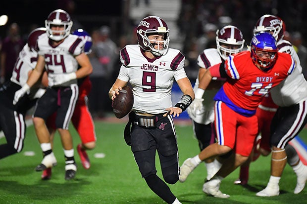 Jenks quarterback Ike Owens ran for 170 yards and a pair of scores in his team's nationally-televised upset of Bixby. (Photo: Jim Weber)