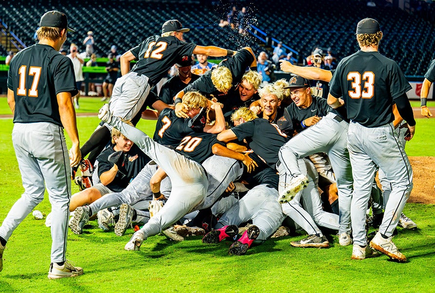 Aledo celebrates after winning its second straight state championship in Texas earlier this month. (PHOTO: Rafael Lopez)