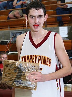 Nick Kerr playing for Torrey Pines at the 2009
MaxPreps/Torrey Pines Holiday Classic.