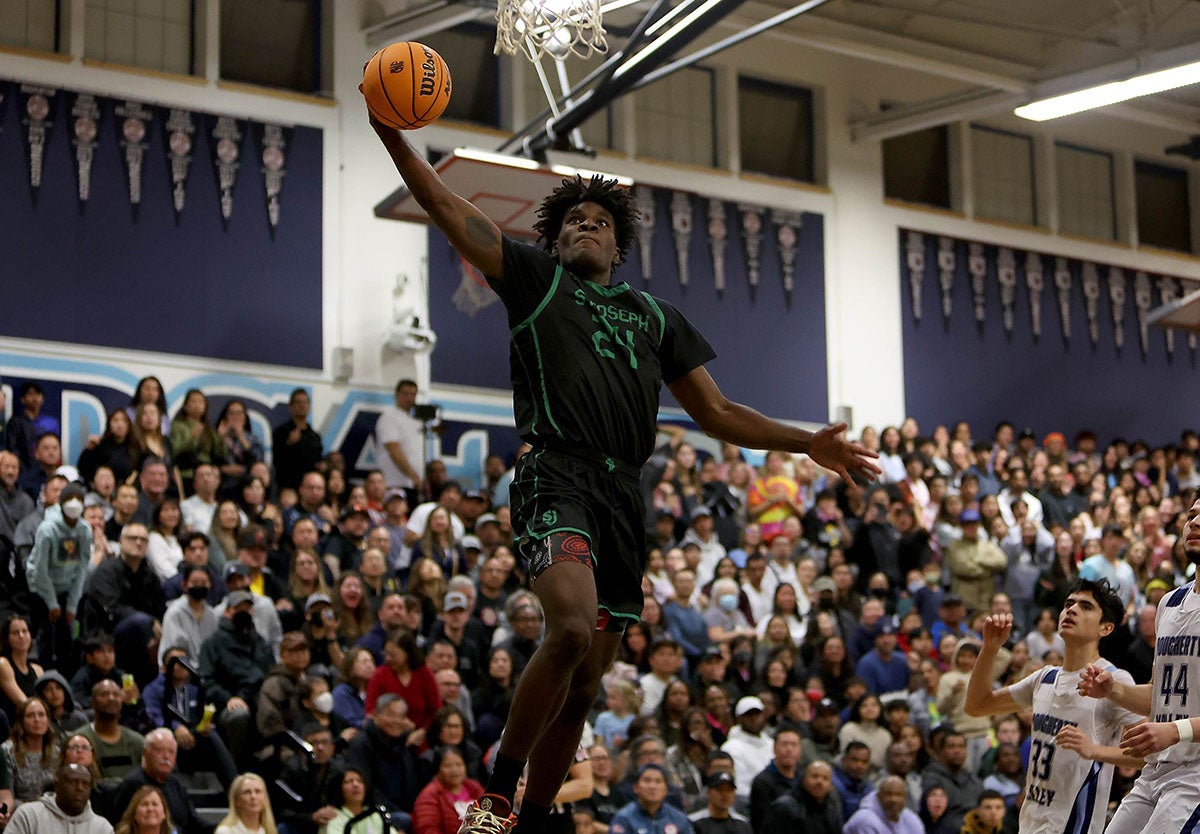 Five-star Baylor commit Tounde Yessoufou averaged 32.3 points, 10.2 rebounds and 2.6 steals per game last season. (Photo: Dennis Lee)
