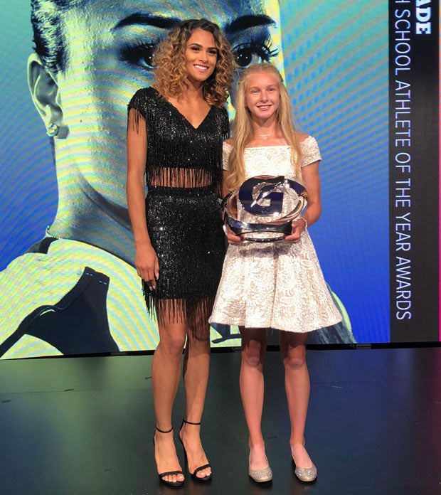 Katelyn Tuohy (right) poses with two-time national athlete award winner and 2016 Olympian, Sydney McLaughlin.