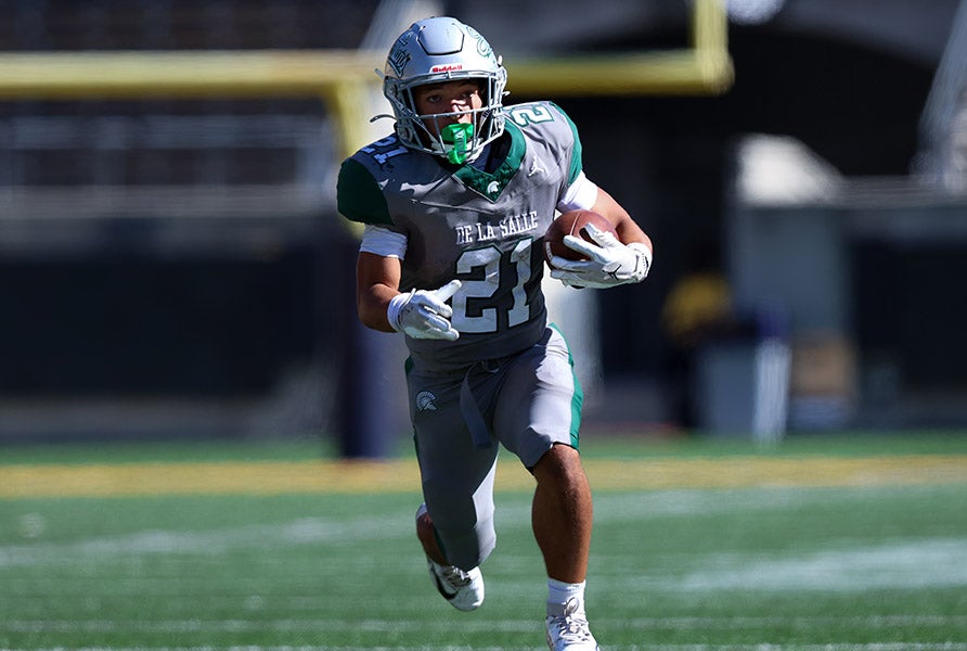 De La Salle senior Duece Jones-Drew rushed for 211 yards and three touchdowns in the 35-32 win by the Spartans. (PHOTO: Ernie Abreu)