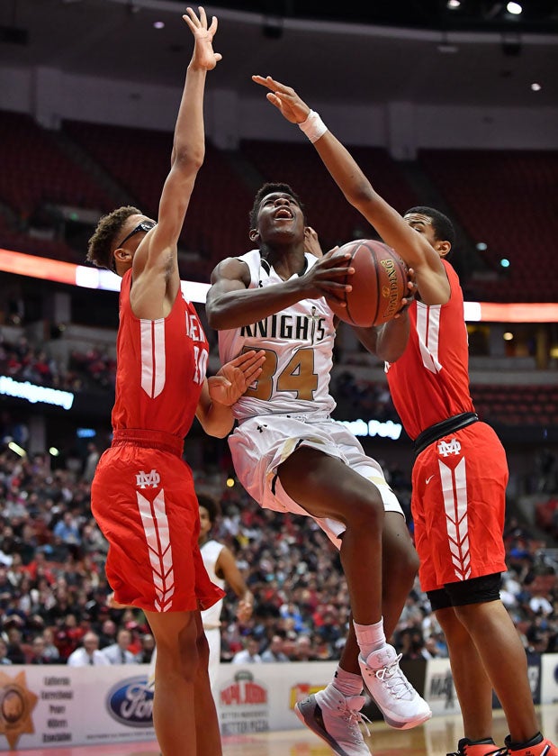 David Singleton (34) is one of the top junior guards in California.