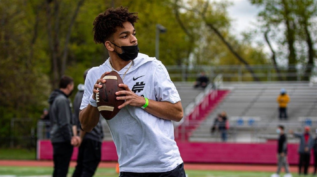 Braden Davis named 2021 MaxPreps Delaware High School Football Player of the Year