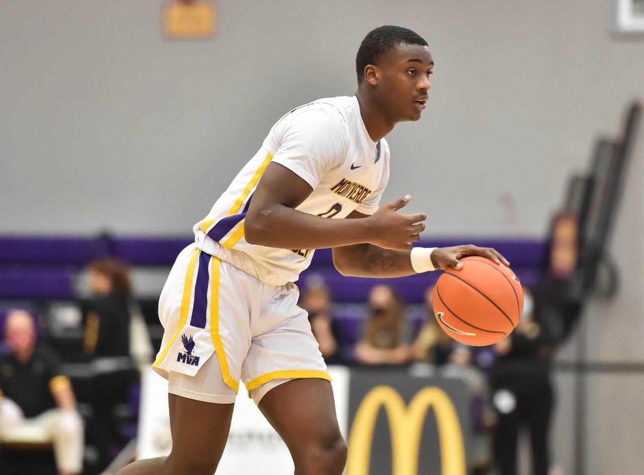 Dariq Whitehead brings the ball up the court for Montverde Academy during his junior season.