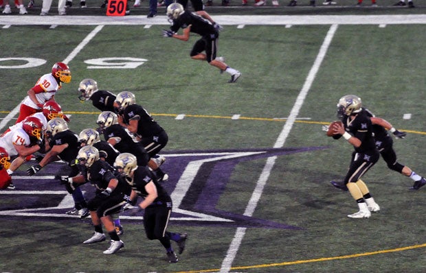 Hermiston's offense is averaging 54 points per game and more than 60 during its current four-game win streak. The Bulldogs are the MaxPreps Oregon Team of the Week.