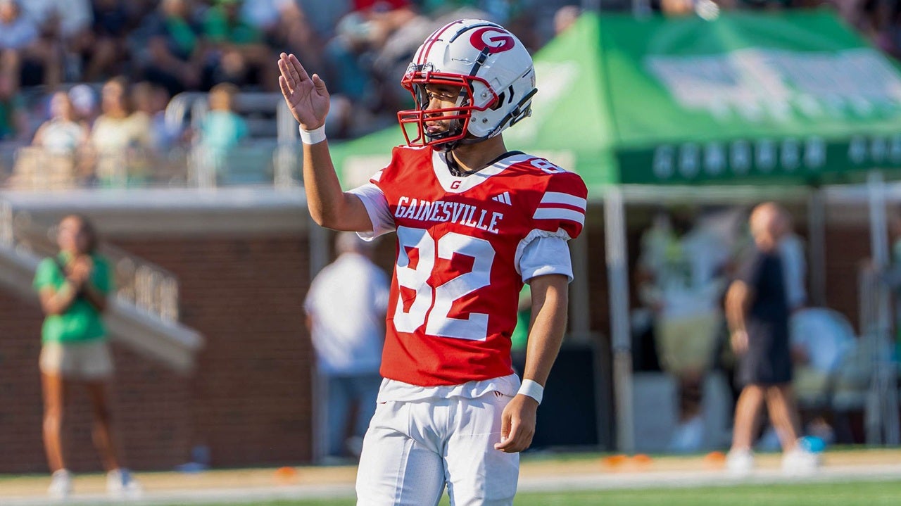 Lil Wayne's son playing football