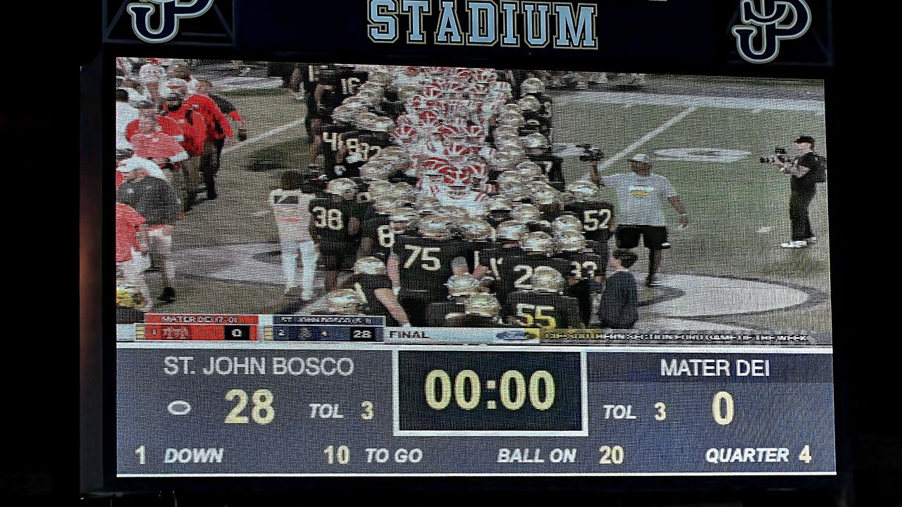 Football Friday: St. John Bosco-Mater Dei rivalry now high school football's best