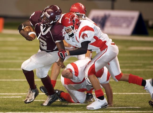 Floresville senior Carlton Bullard (2) scored three second-half touchdowns.  