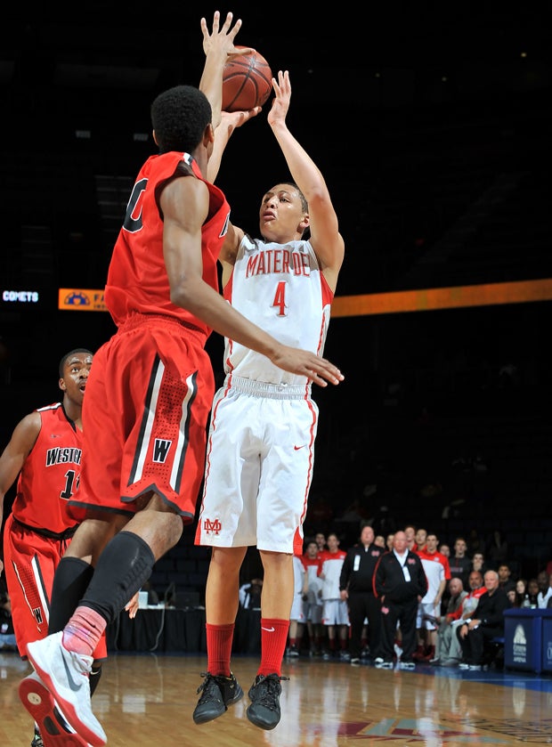 La'vette Parker unloads a shot.