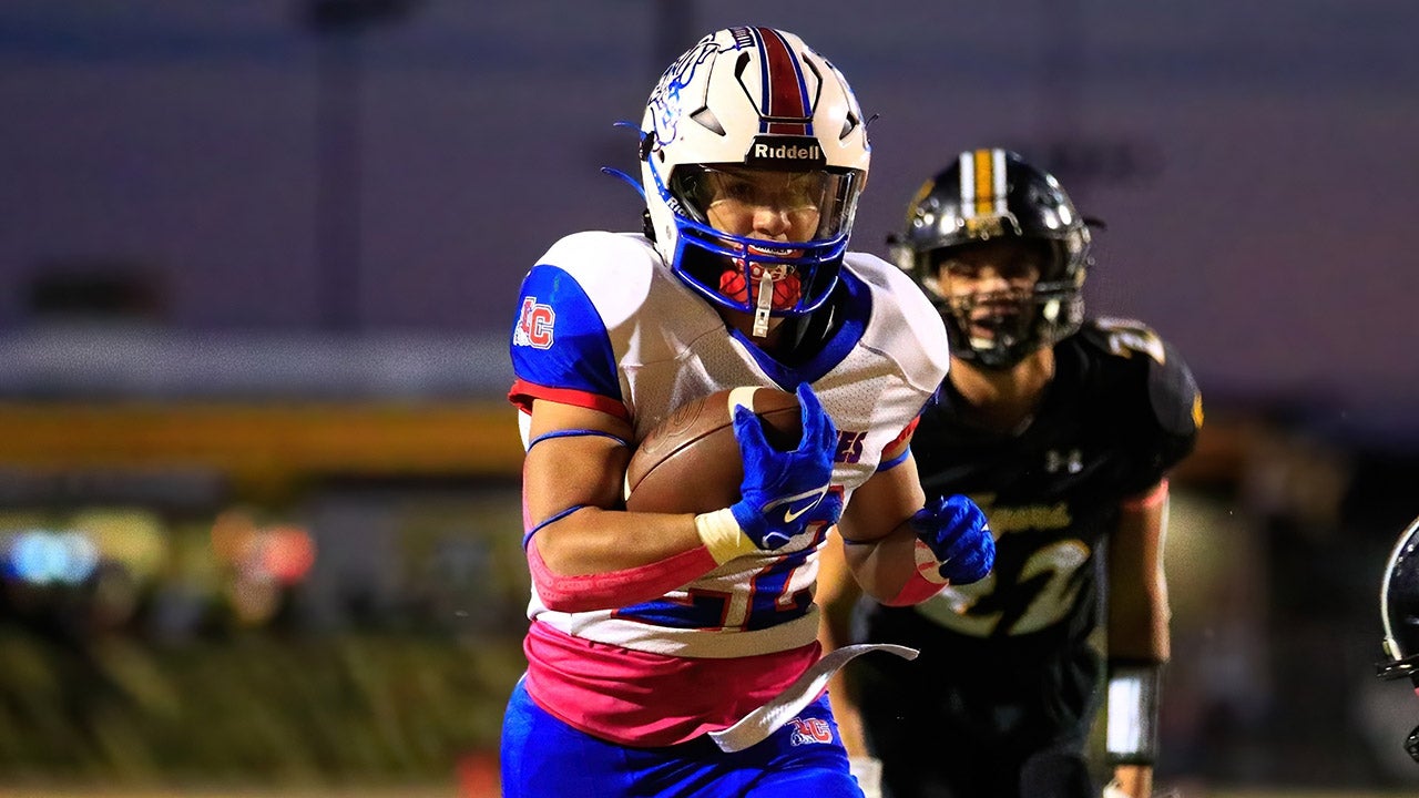 Daniel Amaro named 2025 MaxPreps New Mexico High School Football Player of the Year