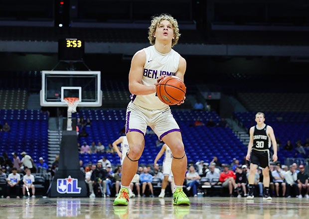 Grayson Rigdon at the line during the Class 1A state championship game last March. (Photo: Robbie Rakestraw)