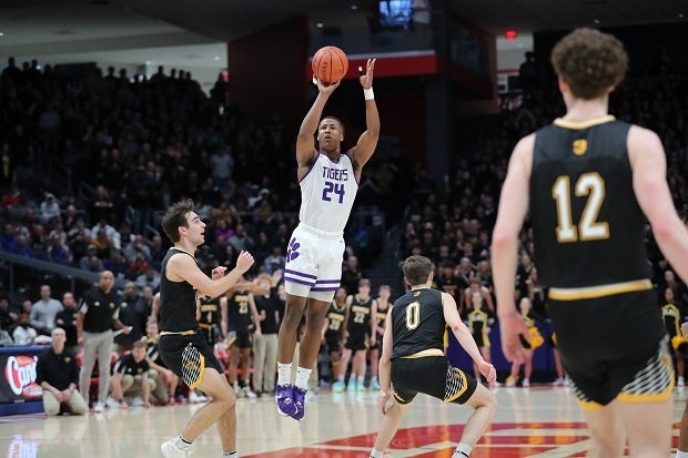 Sonny Styles pulls up for a jumper in Pickerington Central's 53-48 upset of Centerville in the Ohio Division I finals.