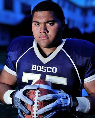 Tackle Damien Mama