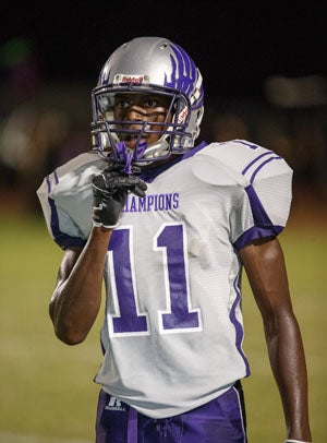 Chavez senior Keenan Riggins had 10 tackles,
five sacks and two interceptions, returning
one for a touchdown.