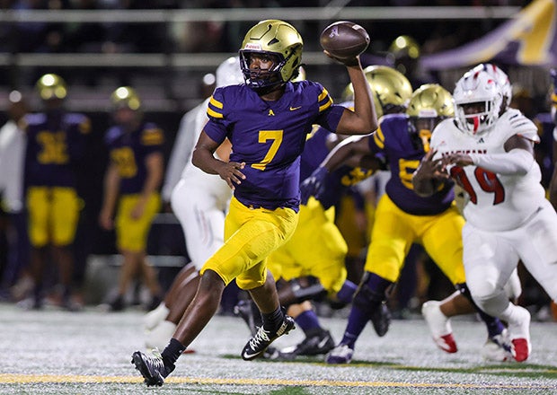 Mason Mallory provided key plays at the quarterback position Friday night for Aquinas, including a 65-yard touchdown run. (PHOTO: Jeff Klein)