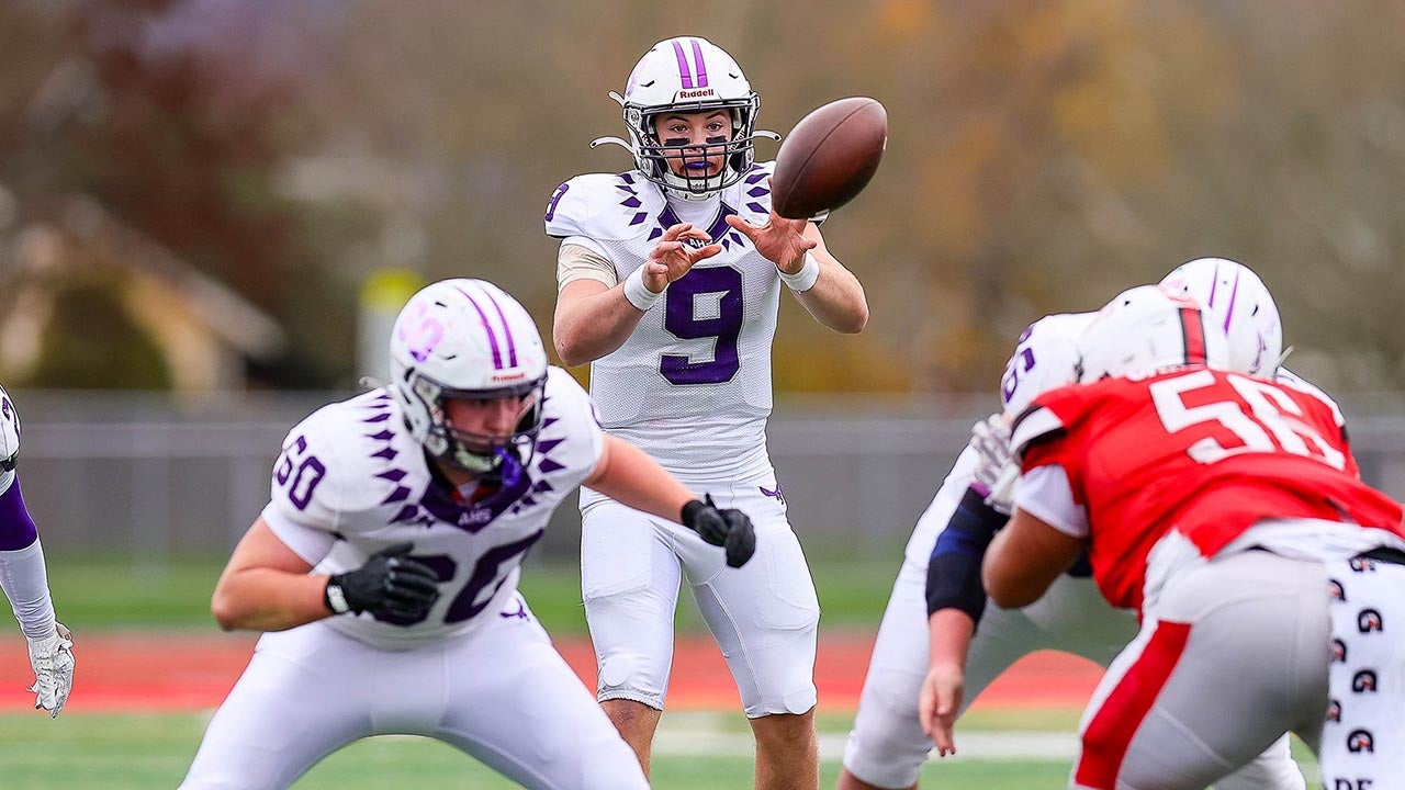 Washington QB throws for 704 yards, 10 TDs
