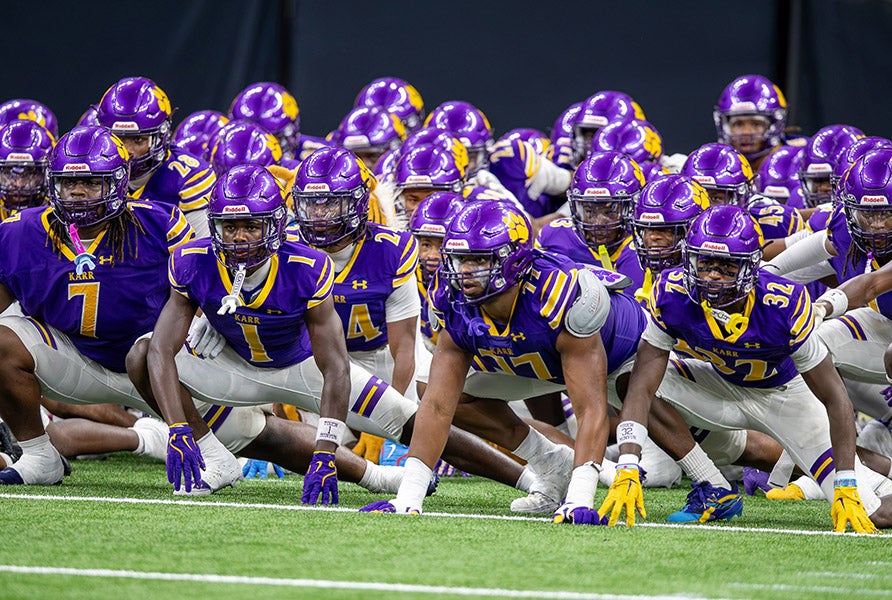 Louisiana power Edna Karr doesn't rebuild, it reloads. The Cougars extended their win streak to 35 in a row Friday despite having to replace more than 20 college-bound seniors following the 2025 season. (PHOTO: Corey Perrillioux)