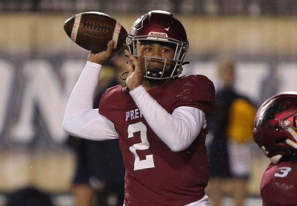 With Samaj Jones under center, St. Joseph's Prep piled up 39.5 points per game in 2022. (Photo: Tim Kreider)