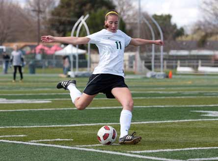 Lauren Paul and her St. Mary's (Stockton, Calif.) teammates are winding up and smashing their way up the Xcellent 25. 