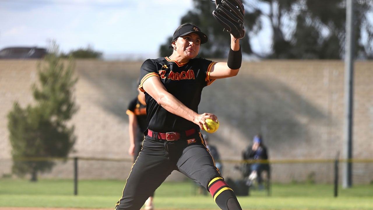 Eight new teams join this week's MaxPreps Top 25 high school softball rankings