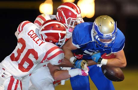 Mater Dei knocked Santa Margarita out of the bowl favorites, and greatly improved its standing with a 24-7 win.