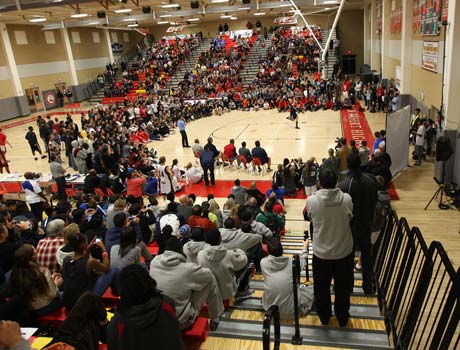 More than 2,000 fans stayed around following Friday's night final semifinal game between Fort Bend Travis and Loyola to enjoy the festivities from the slam dunk contest and 3-point shooting contest.