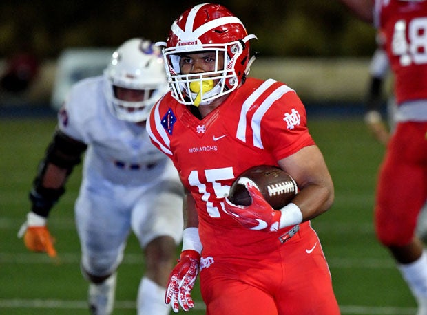 Mater Dei's Shakobe Harper goes for his second touchdown. 