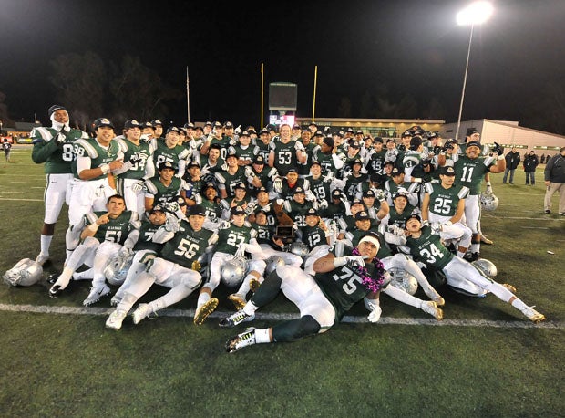 De La Salle poses for seventh CIF bowl championship.