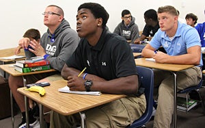 Osborn takes in calculus class alongside teammates
Mirko Jurkovich (left) and Brody Crossing (right).