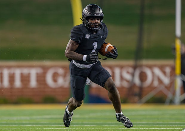 Landen Williams-Callis finds room during last season's Conference 5A Division 2 state semifinal. He put up over 2,000 yards on the ground as a sophomore while leading Randle to a state championship. (FILE PHOTO: Alex Garza)