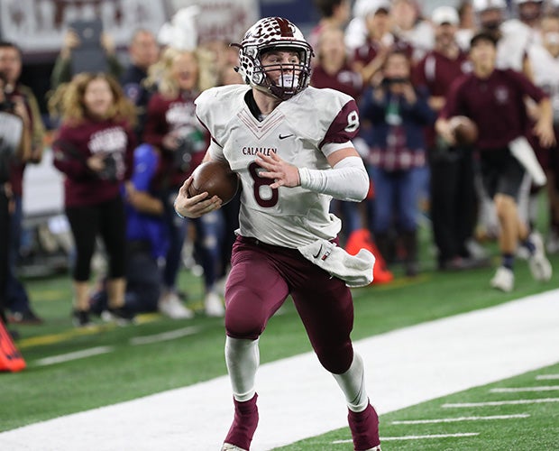 Calallen quaterback Gaige Lamb scores on a run during the third quarter.
