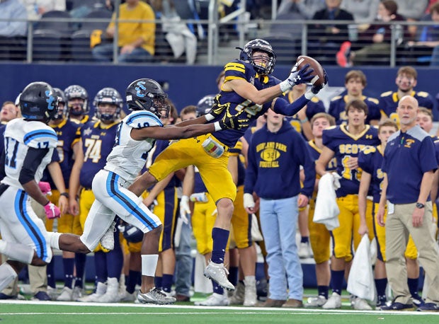 Hudson Clark (14) had one of Highland Park's four interceptions.