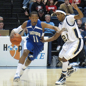 Jarrod Davis helped the Piners advance.
