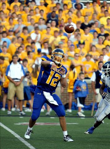 Quarterback Andrew Hendrix has Moeller (Cincinnati, Ohio)
gunning for a state title.