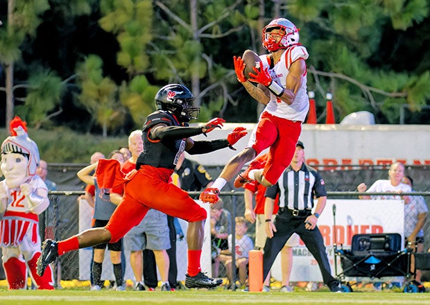 MaxPreps Alabama Player of the Year Ryan Williams rises for a catch against Spanish Fort, one of six for 138 yards and two touchdowns in the September game. (Photo: Ted Melton)
